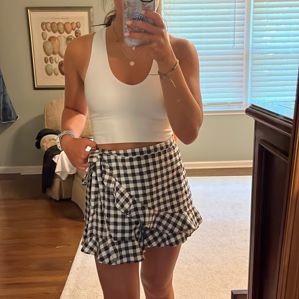 Black and white checkered ruffle Skort